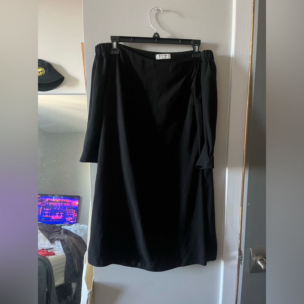 Aritzia Babaton Black Off Shoulder Size Small Dress